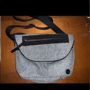 Lululemon festival crossbody bag